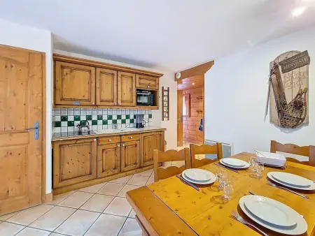 Appartement spacieux avec balcon et parking, proche des pistes : photo 4