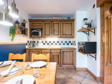 Appartement spacieux 2 pièces avec balcon, proche des pistes, parking inclus : photo 6