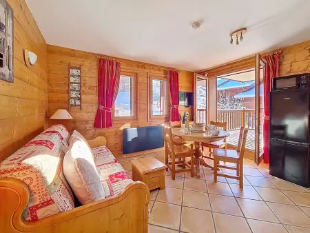Appartement spacieux avec balcon, proche des pistes : photo 1