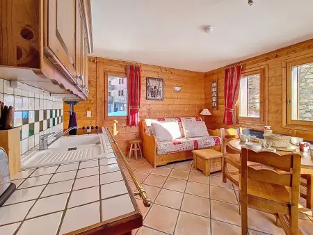 Appartement spacieux avec balcon, proche des pistes : photo 4