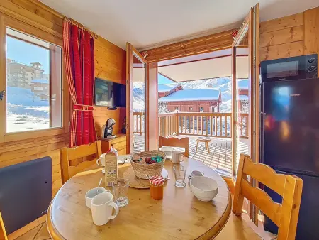 Appartement spacieux avec balcon, proche des pistes : photo 5