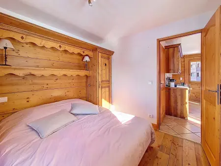 Appartement 2 pièces Les Menuires, balcon Est et pistes à 100 m : photo 9