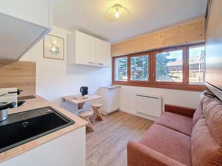 Studio rénové pied des pistes Les Menuires, WiFi et ascenseur : photo 1