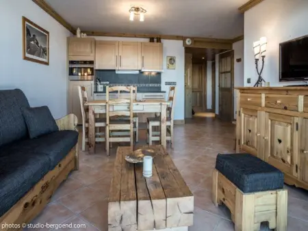 Appartement 3 pièces avec piscine couverte, parking et Wifi à Arc 1800 : photo 1