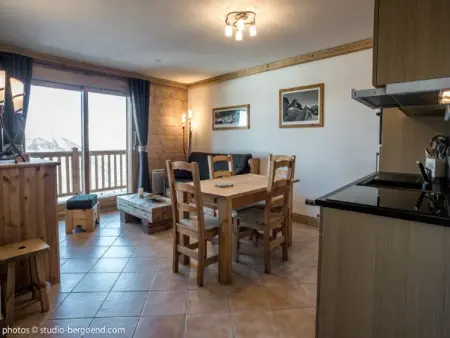 Appartement 3 pièces avec piscine couverte, parking et Wifi à Arc 1800 : photo 3