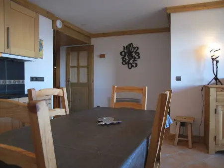 Appartement 3 pièces avec piscine couverte, parking et Wifi à Arc 1800 : photo 4