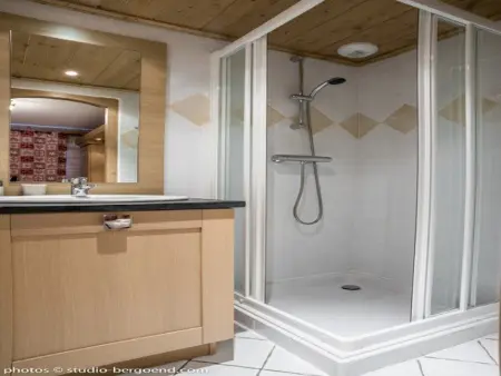 Appartement 3 pièces avec piscine couverte, parking et Wifi à Arc 1800 : photo 6
