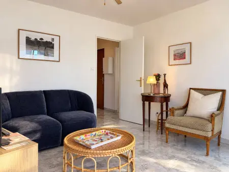 T2 climatisé avec véranda et terrasse de 42 m² à Hyères : photo 3