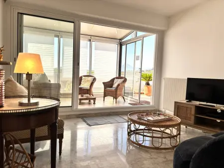 T2 climatisé avec véranda et terrasse de 42 m² à Hyères : photo 5