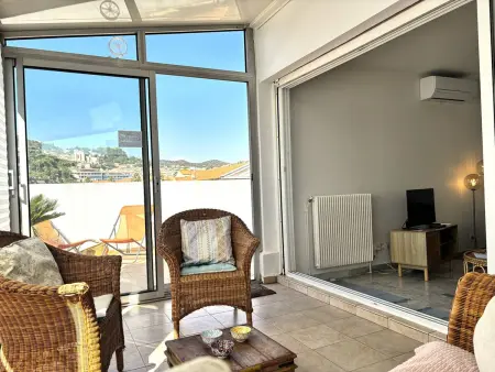 T2 climatisé avec véranda et terrasse de 42 m² à Hyères : photo 6