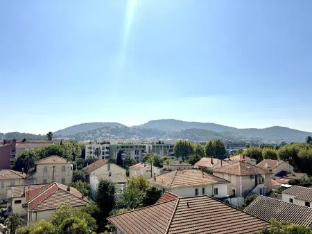 T2 climatisé avec véranda et terrasse de 42 m² à Hyères : photo 12
