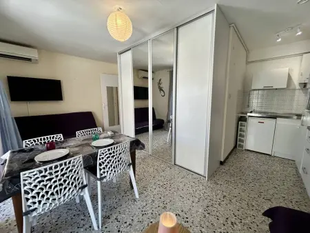 Studio climatisé à 100 m de la plage, Canet-en-Roussillon : photo 2