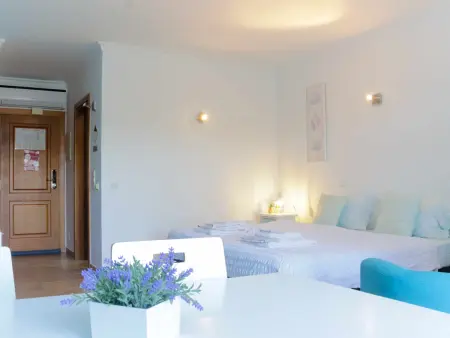 Studio avec clim, WiFi - 2 adultes, 1 enfant, Appartement 3 personnes à Tavira : photo 7