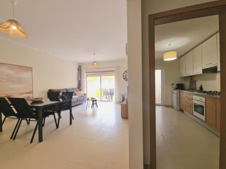 Appartement climatisé avec patio et piscine à Tavira, Portugal : photo 4