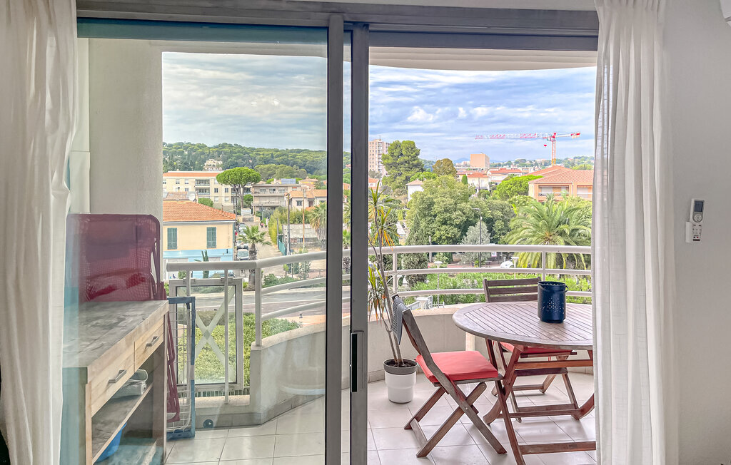 Appartement 35 m² à Antibes-les-Pins, terrasse couverte et piscine - Photo 4