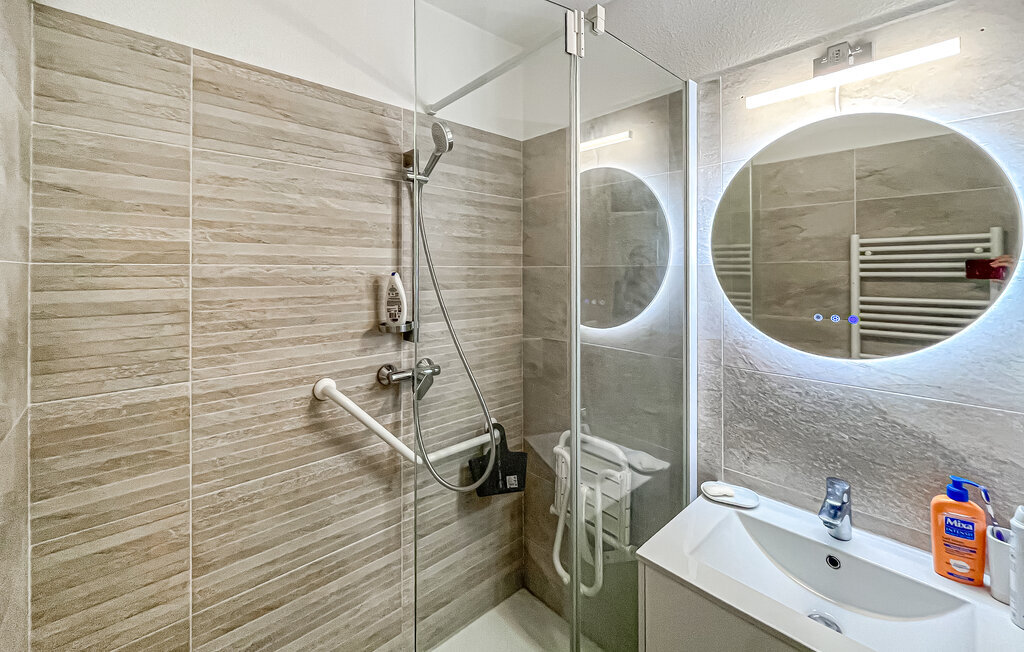 Appartement 35 m² à Antibes-les-Pins, terrasse couverte et piscine - Photo 9