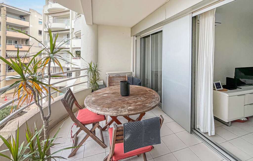 Appartement 35 m² à Antibes-les-Pins, terrasse couverte et piscine - Photo 12