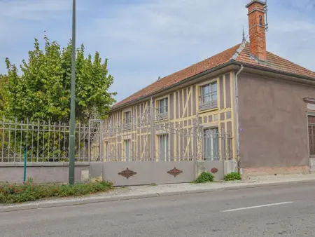Gîte avec piscine chauffée et grange de loisirs, Géraudot : photo 35