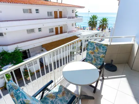 Appartement vue mer et montagnes à Nerja, à 100 m de la plage : photo 1