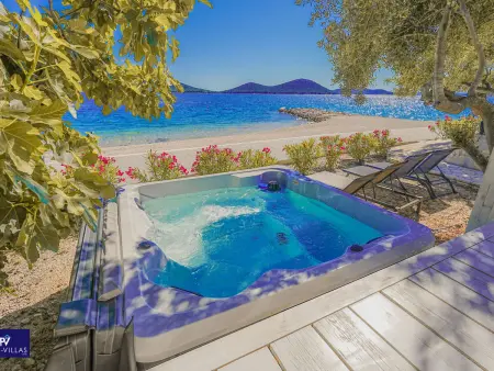 Villa 28 + 81 à Drage, maison 4 chambres à 10 m de la plage : photo 2
