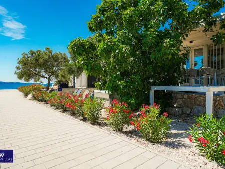 Villa 28 + 81 à Drage, maison 4 chambres à 10 m de la plage : photo 24