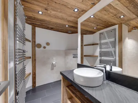 Appartement 2 chambres en suite à Val-d'Isère, 500 m des pistes : photo 9