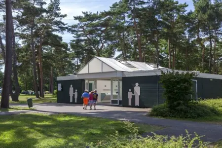 Maison de vacances au bord du lac, camping EuroParcs à Mol : photo 4
