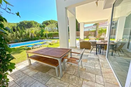 Villa avec piscine et jardin de 850 m² à Conil, Cádiz : photo 2