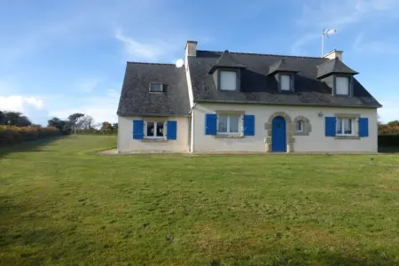 311575, Lambezen-maison aux volets bleus : photo 2