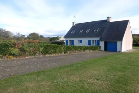 311575, Lambezen-maison aux volets bleus : photo 3