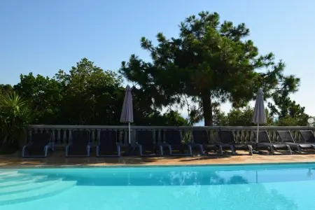 Maison 2 chambres avec piscine et accès privé à la crique de Favone : photo 3
