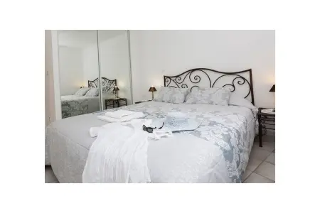Maison 2 chambres avec piscine et accès privé à la crique de Favone : photo 16