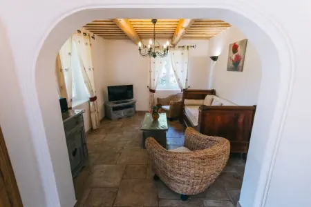 131435, Maison de vacances à Lioux avec piscine : photo 10