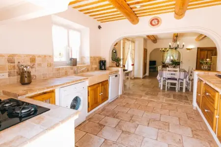 131435, Maison de vacances à Lioux avec piscine : photo 11