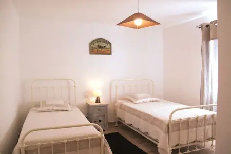131435, Maison de vacances à Lioux avec piscine : photo 14