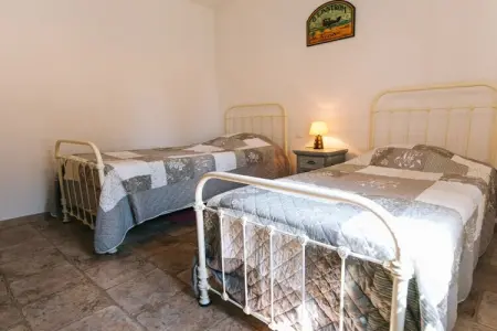 131435, Maison de vacances à Lioux avec piscine : photo 15