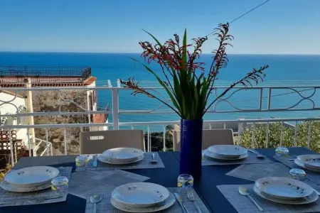 580308, Maison de vacances à Cipressa avec piscine : photo 5
