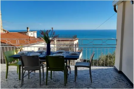 580308, Maison de vacances à Cipressa avec piscine : photo 6