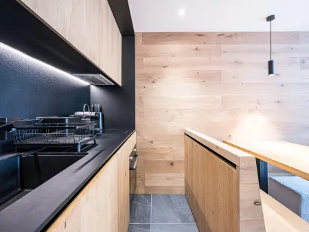 Appartement rénové ski aux pieds à Val-d'Isère, 2 personnes : photo 5