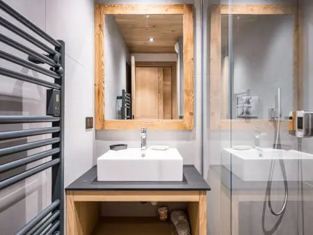 Appartement rénové ski aux pieds à Val-d'Isère, 2 personnes : photo 12