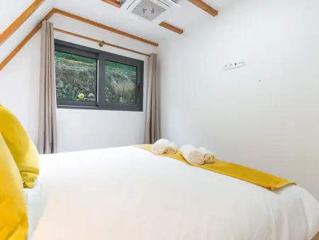 Chalet design avec jacuzzi privé et vue montagnes, São Vicente : photo 23