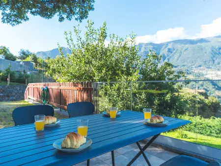 Chalet design avec jacuzzi privé et vue montagnes, São Vicente : photo 30