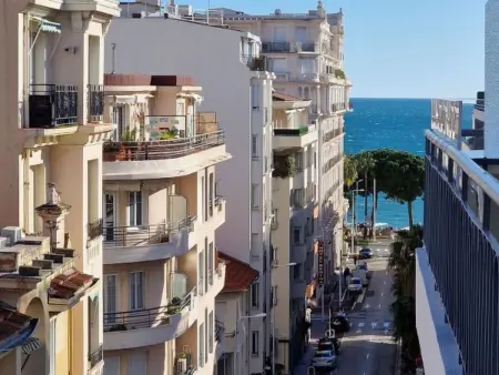 Studio 25 m² avec balcon et ascenseur à Cannes, près de la Croisette : photo 2