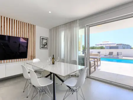 Villa Level 4 avec piscine chauffée privée à Pula, Vodnjan : photo 8