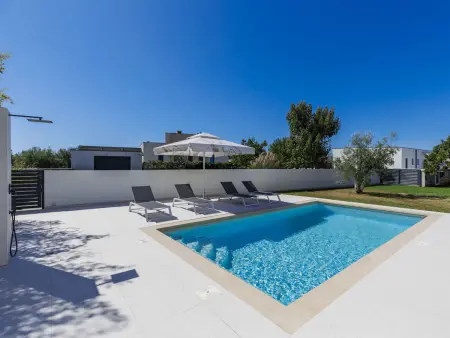 Villa Level 4 avec piscine chauffée privée à Pula, Vodnjan : photo 16