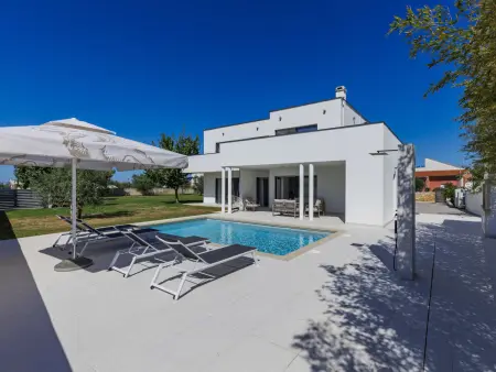 Villa Level 4 avec piscine chauffée privée à Pula, Vodnjan : photo 52