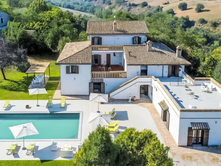 Villa Denise, grande villa avec piscine privée à Bellante : photo 6
