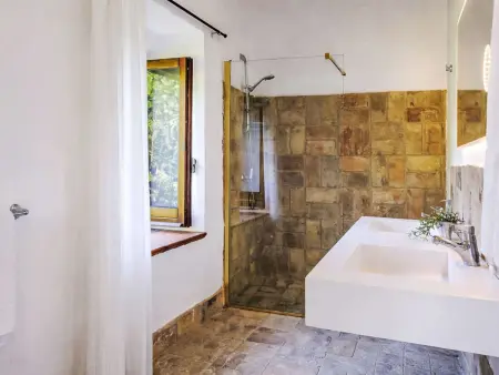 Villa Denise, grande villa avec piscine privée à Bellante : photo 15