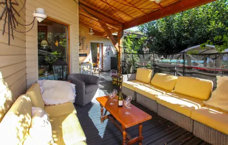 Wood House : maison en bois avec piscine privée à Taulignan : photo 2