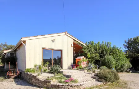 Wood House : maison en bois avec piscine privée à Taulignan : photo 11